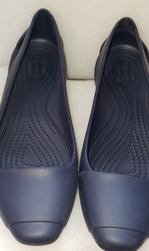 Women's  crocs size 7M
